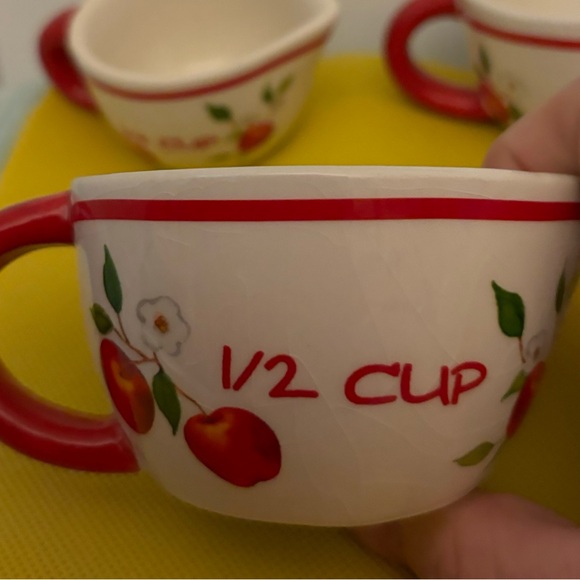 Set of 3 Cracker Barrel Sweet As Pie Ceramic Measuring Cups - Picture 2 of 2